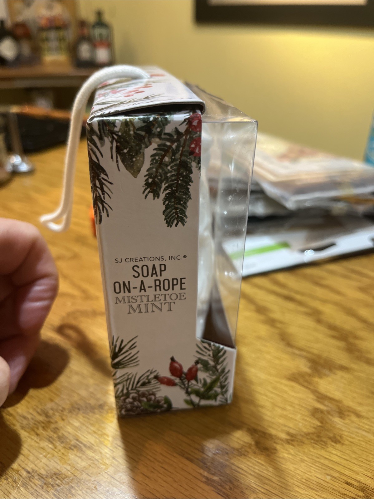 Mistletoe Mint Tree Shaped Soap on a Rope – SJ Creations Inc. – 8oz./227g.