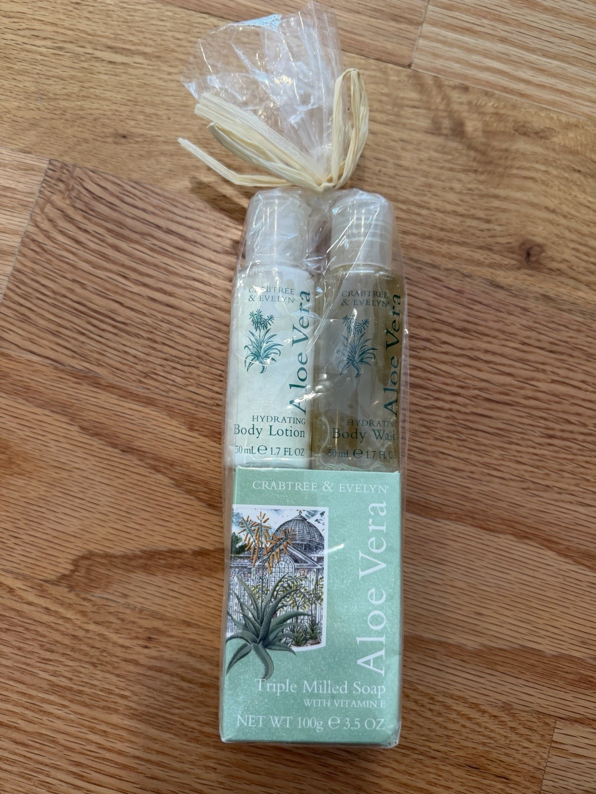 NEW VTG Discontinued Crabtree Evelyn Aloe Vera Gift Set soap, Lotion, Body Wash