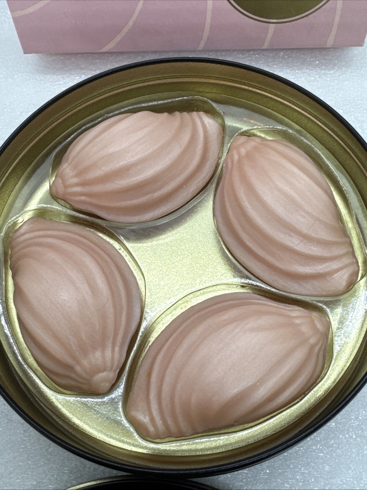 Vintage 1986 Avon Sea Treasures Set Of 4 Pink Seashell Bar Soaps With Tin