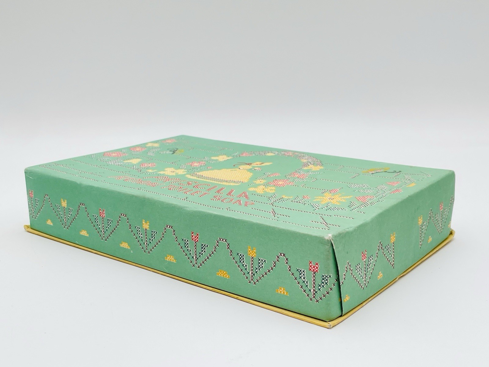 VTG Priscilla Floral Toilet Guest Bar Soap Cross Stich Southern Belle Box Set