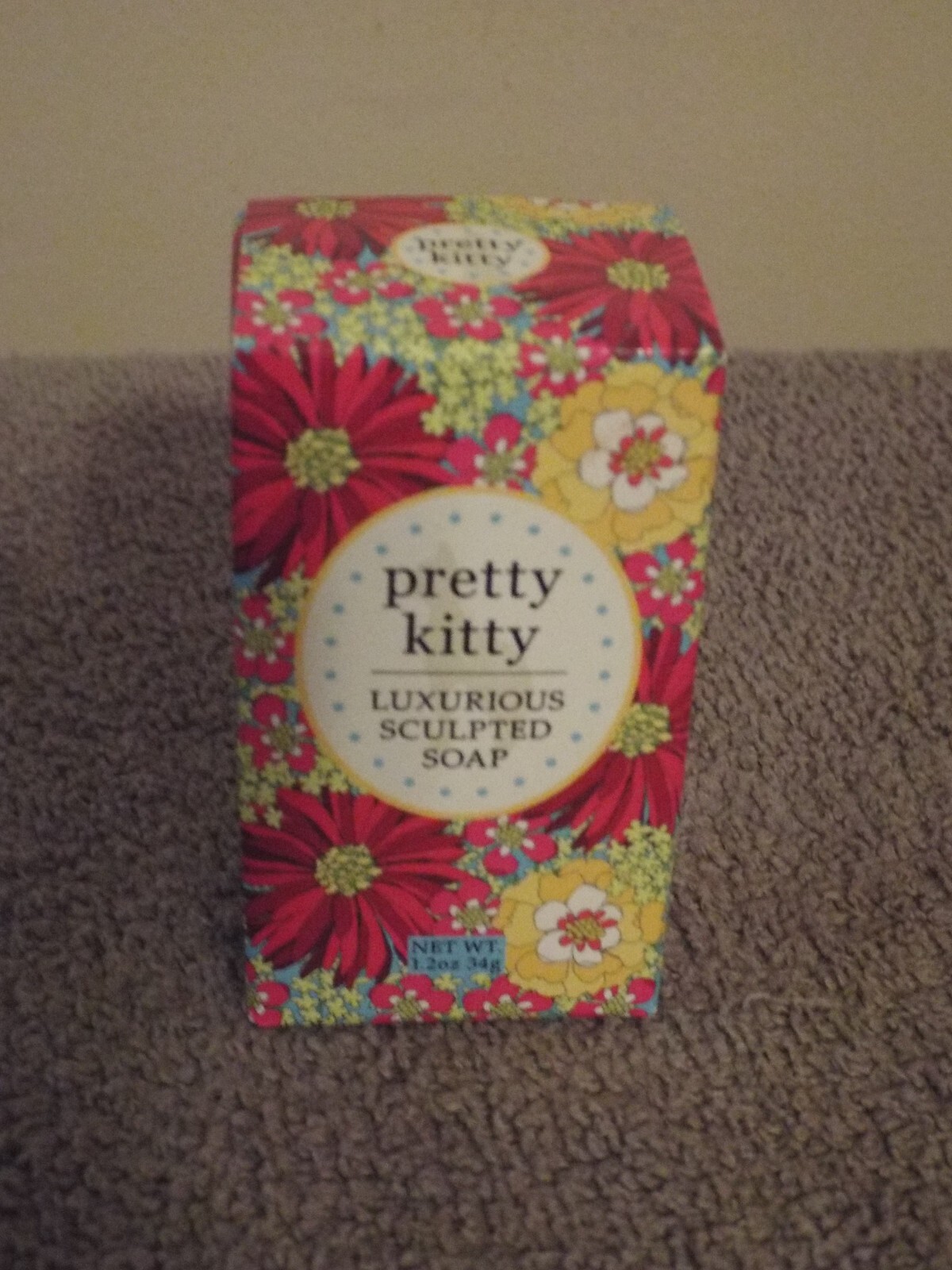 pretty kitty Luxurious Sculpted Soap NIB