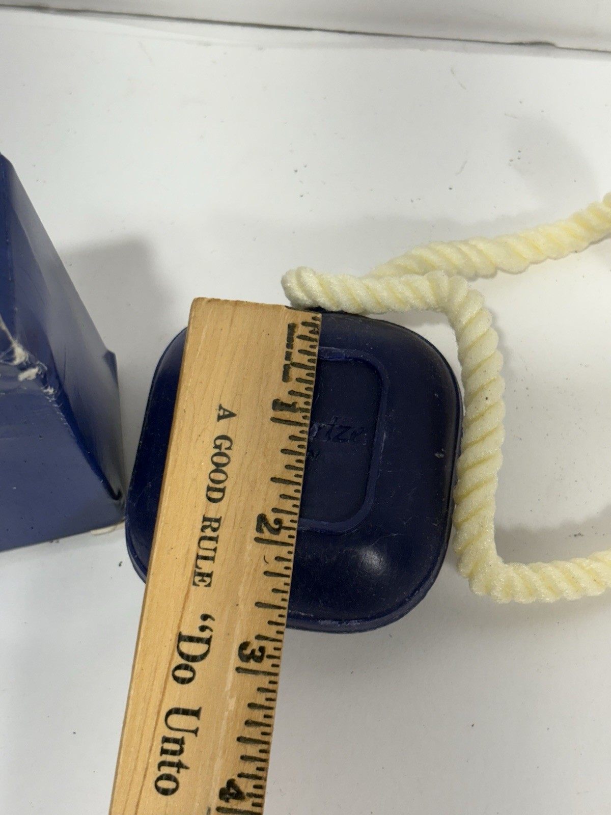 Avon Mesmerize Men’s Soap on a Rope 5 ounces New Old Stock Discontinued For Men