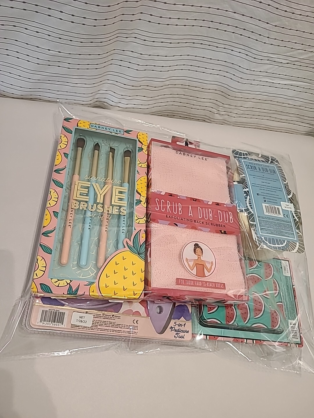 Dabney Lee Reusable Exfoliating Bundle Foot, face, body And Teeth 5 Pieces 5pc