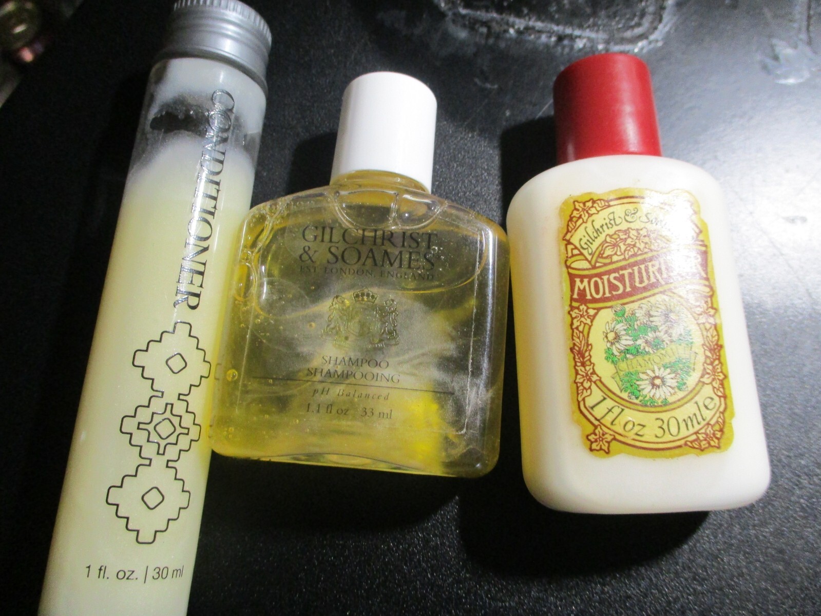 (LOT) 12-pc Gilchrist & Soames travel set (facial/body bars, shampoo, conditione