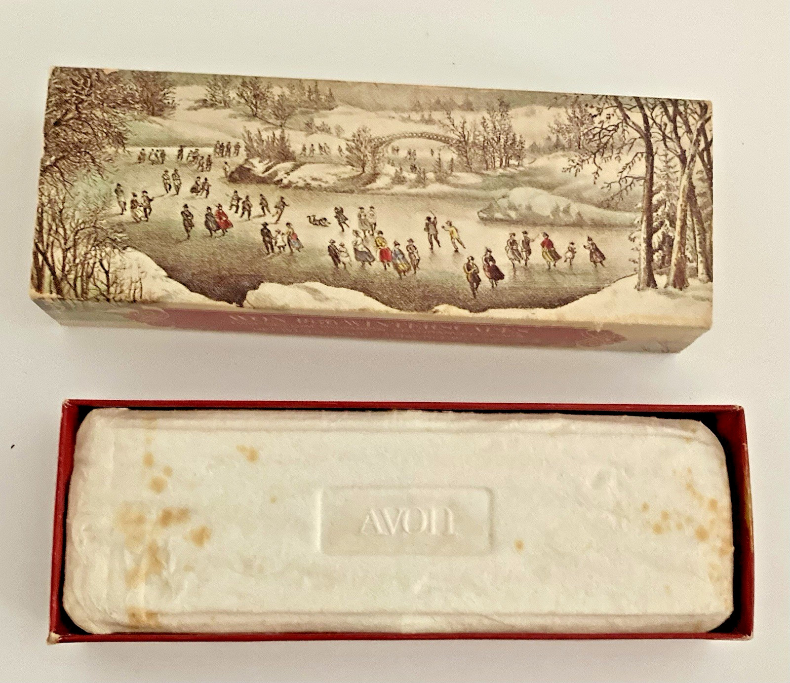 Avon 1876 Winterscapes Fragranced two 3 oz. Bar Soaps Currier & Ives vtg in box