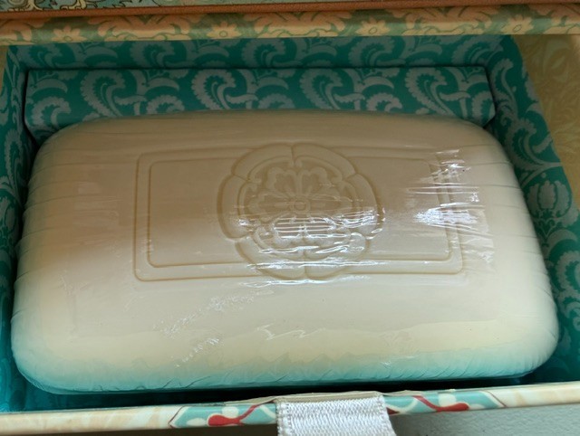 Punch Studio Green Tea Scent Soap Set in Decorative Keepsake Chest Triple Milled