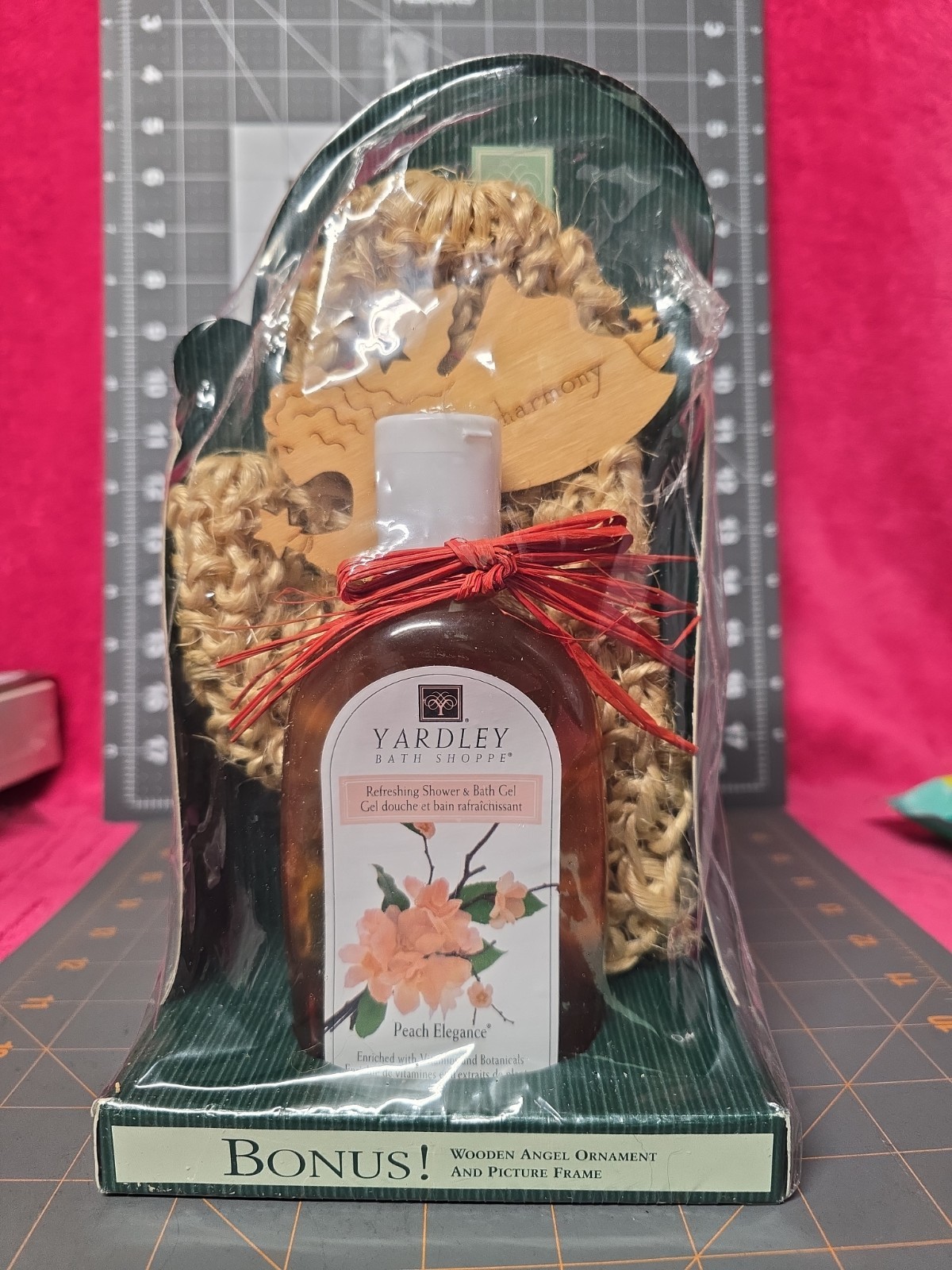 Yardley Bath Shoppe Peach Elegance Gift Set Wooden Angel & Picture Frame NOS VTG