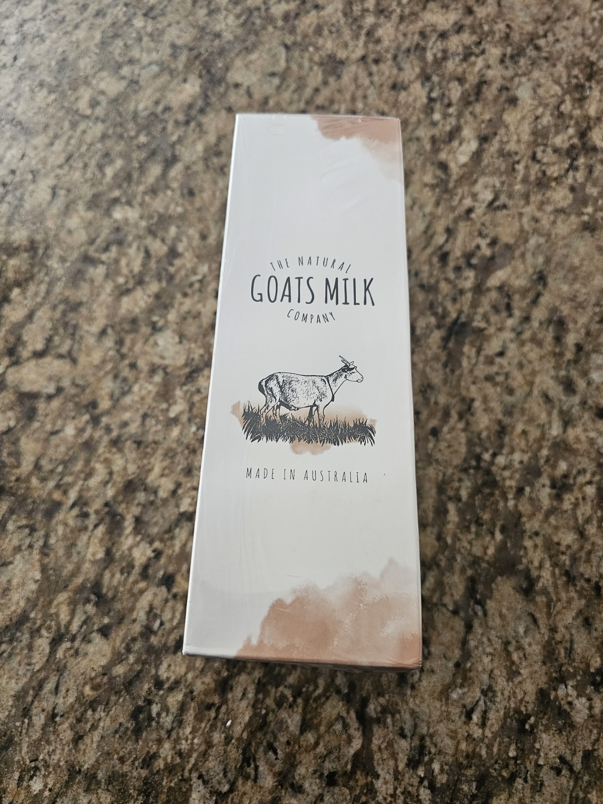 Box of 8 The Natural Goats Milk Soap Company with Manuka Honey ~ 8 x 7.0 Oz Bars