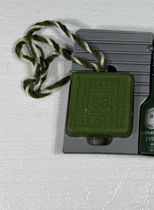 Vintage BRUT For Men FABERGE SOAP-ON-A-ROPE w/splash Lotion – Green Unused Read