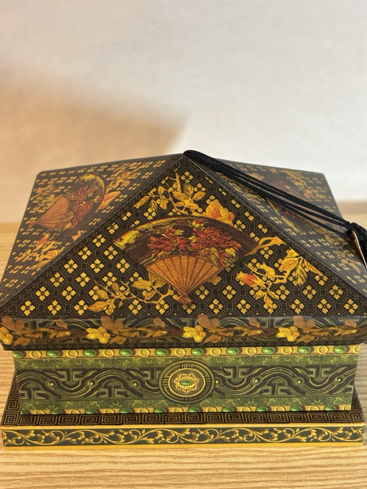 Lavender Soap Triple Milled, Punch Studio, 2 Bars Keepsake Box Oriental Fan