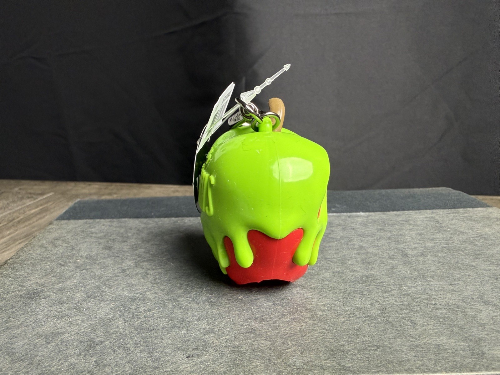 Bath & Body Works Disney Villains Evil Queen Poison Apple Pocketbac & Sanitizer