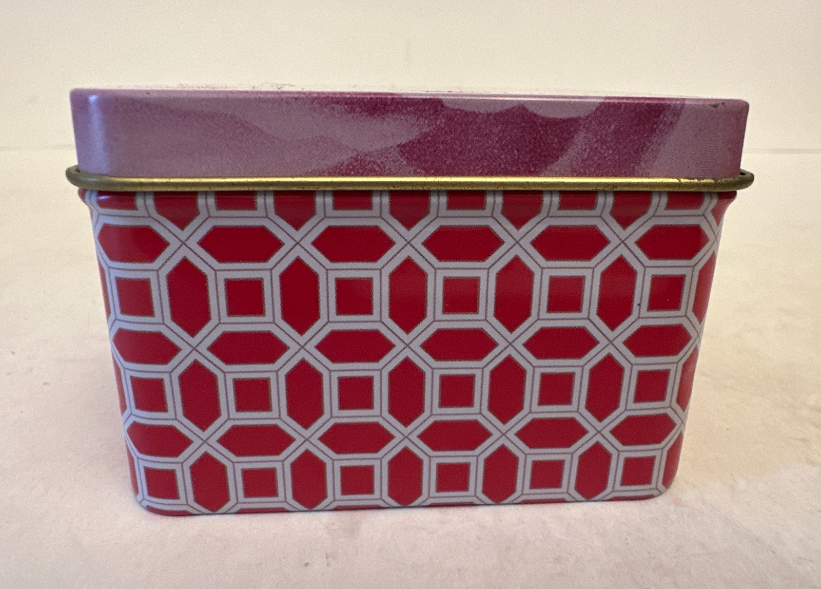 MUSE 5 Oz Wild Lavender Scented Soap Metal Keepsake Tin, Triple Milled~Veg Based