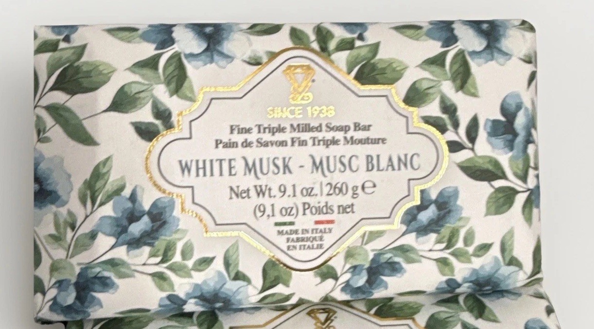 Timeless Elegance: 4-Pack White Musk Soap Bars, Floral Wrap, 9.1 oz Each