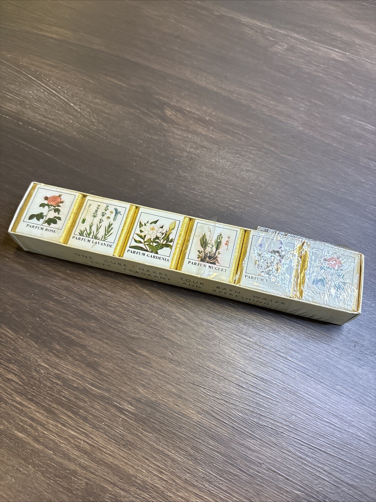 The Fragrance of an English Country Garden Assorted Soap Set of 6 (9 oz total)