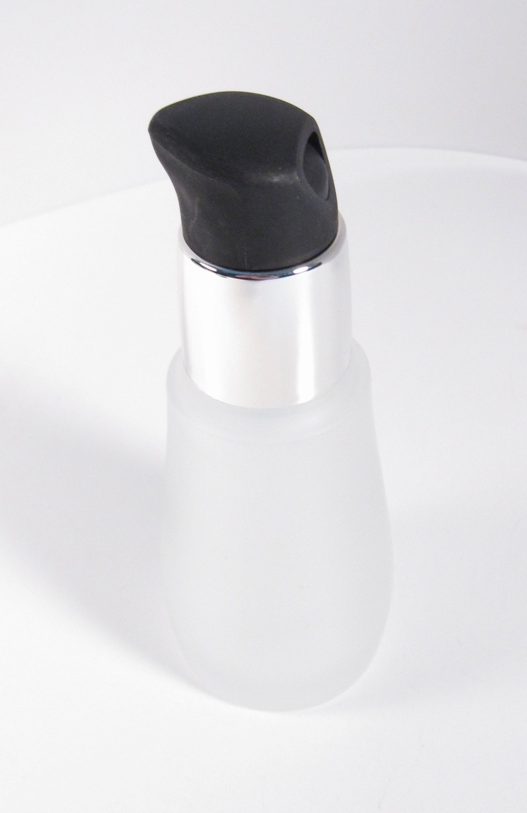 “BODY & SOUL” 30ml Frosted Glass Lotion Liquid Make Up Dispenser Unused 4″ Tall