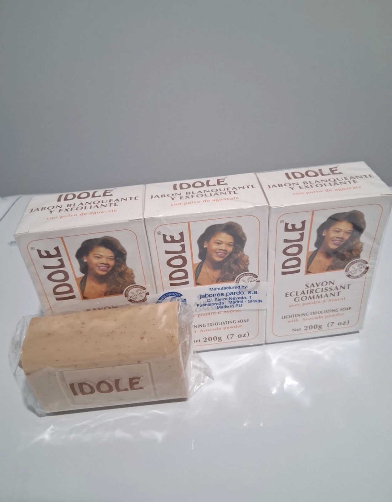 PACK OF 6 IDOLE Lightening Exfoliating Soap With Avocado Powder 200g (7 Oz)