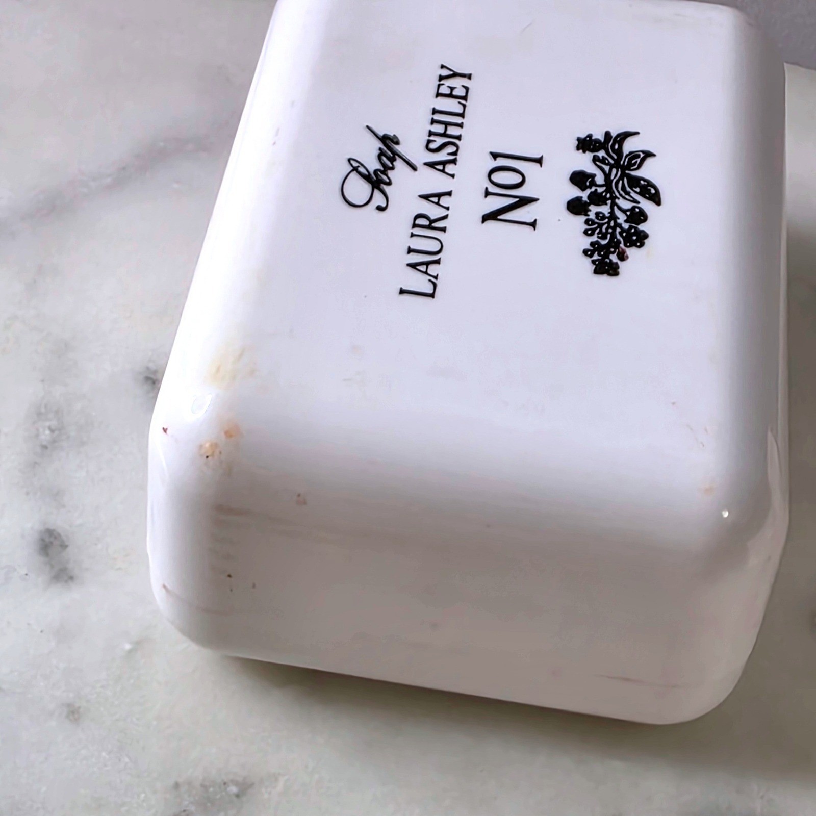 Vtg Laura Ashley No 1 Soap Bars set 2 Plastic Travel Case Original Box Sealed