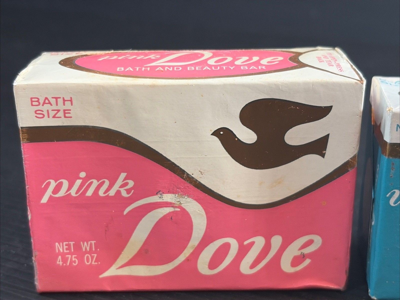 2 Vtg Dove Pink Bars Soap 4.75 Oz Bath Size & 1 Dove White 3.65 Oz