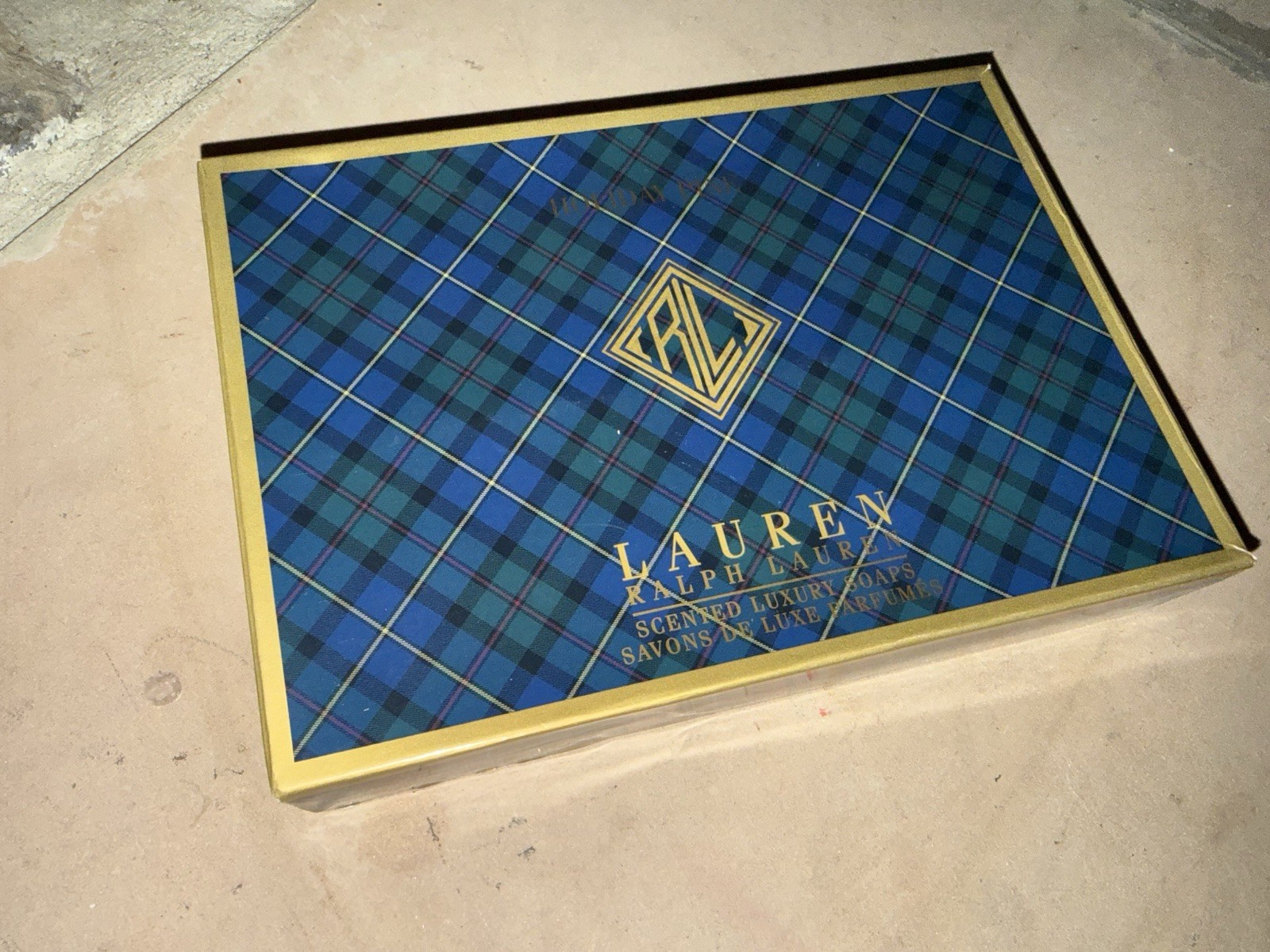 Lauren Ralph Lauren Sealed Scented Luxury Soaps In Holiday Pine 6 2.9oz Bars