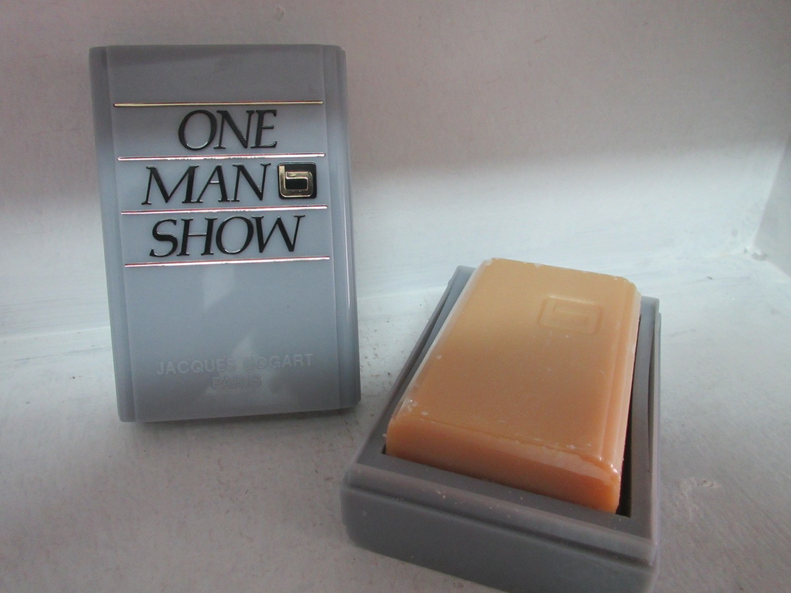ONE MAN SHOW SOAP WITH DISH BY JACQUES BOGART 3 1/2 OZ/100 G FOR MEN