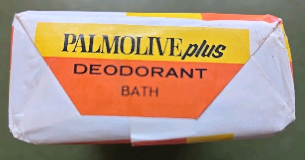 VTG Palmolive Plus Gold Deodorant & Pink Soap 5 Oz Bath Size Lot of 4