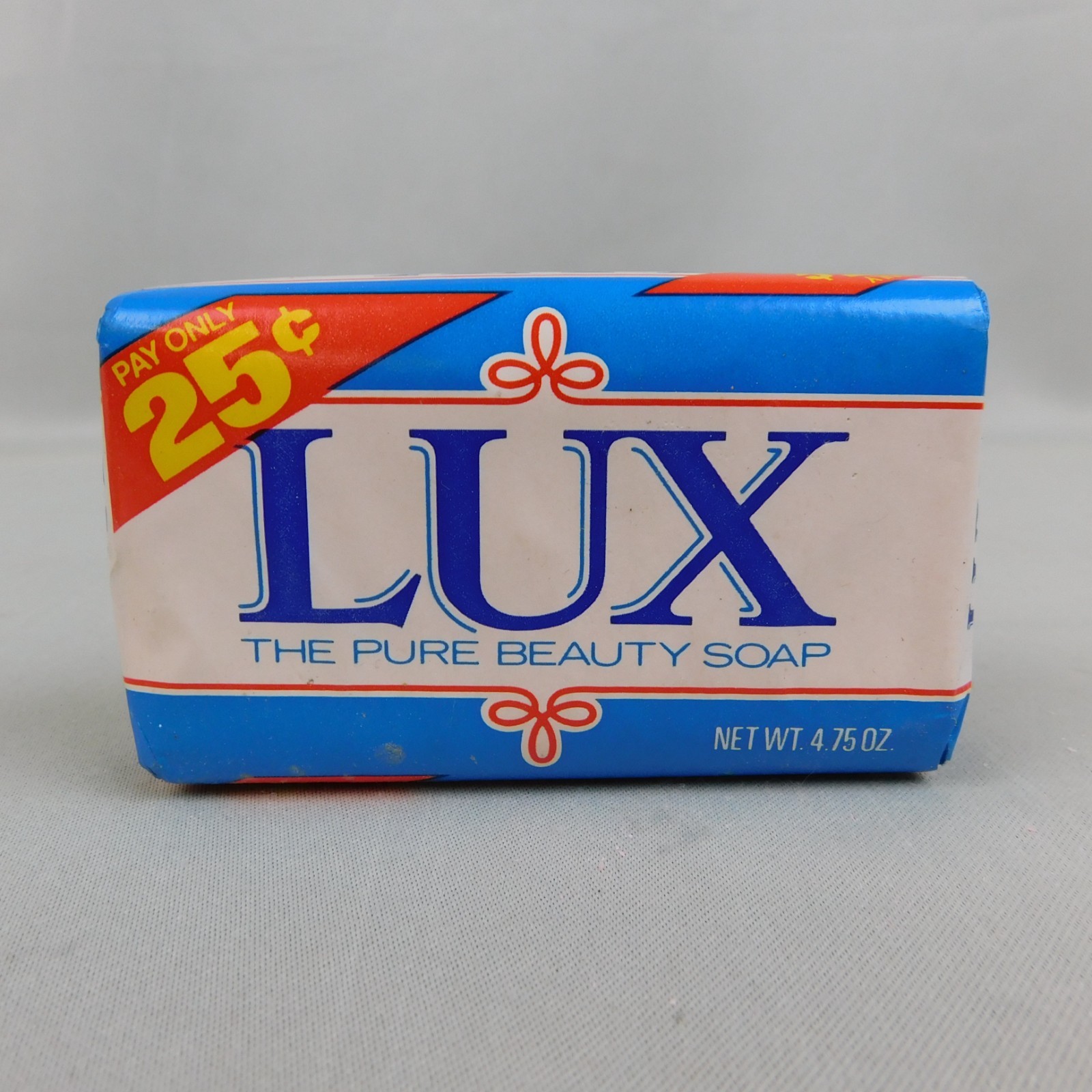 Vintage NOS Lux The Pure Beauty Soap White 4.75oz Bath Size #A316