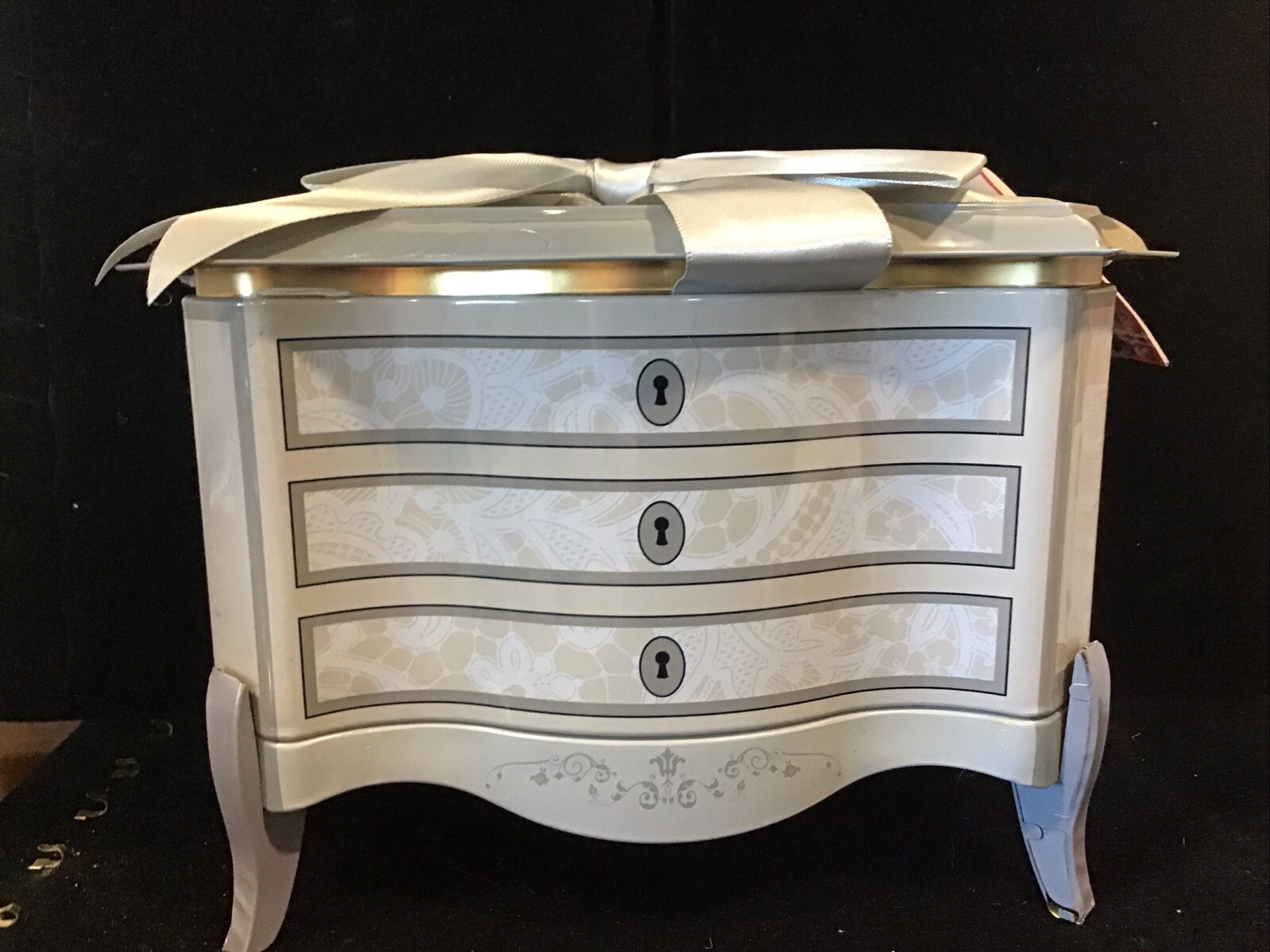Metal Gift Box With Perfume Soap By Seda France, Unique Gift. Celling Inventory