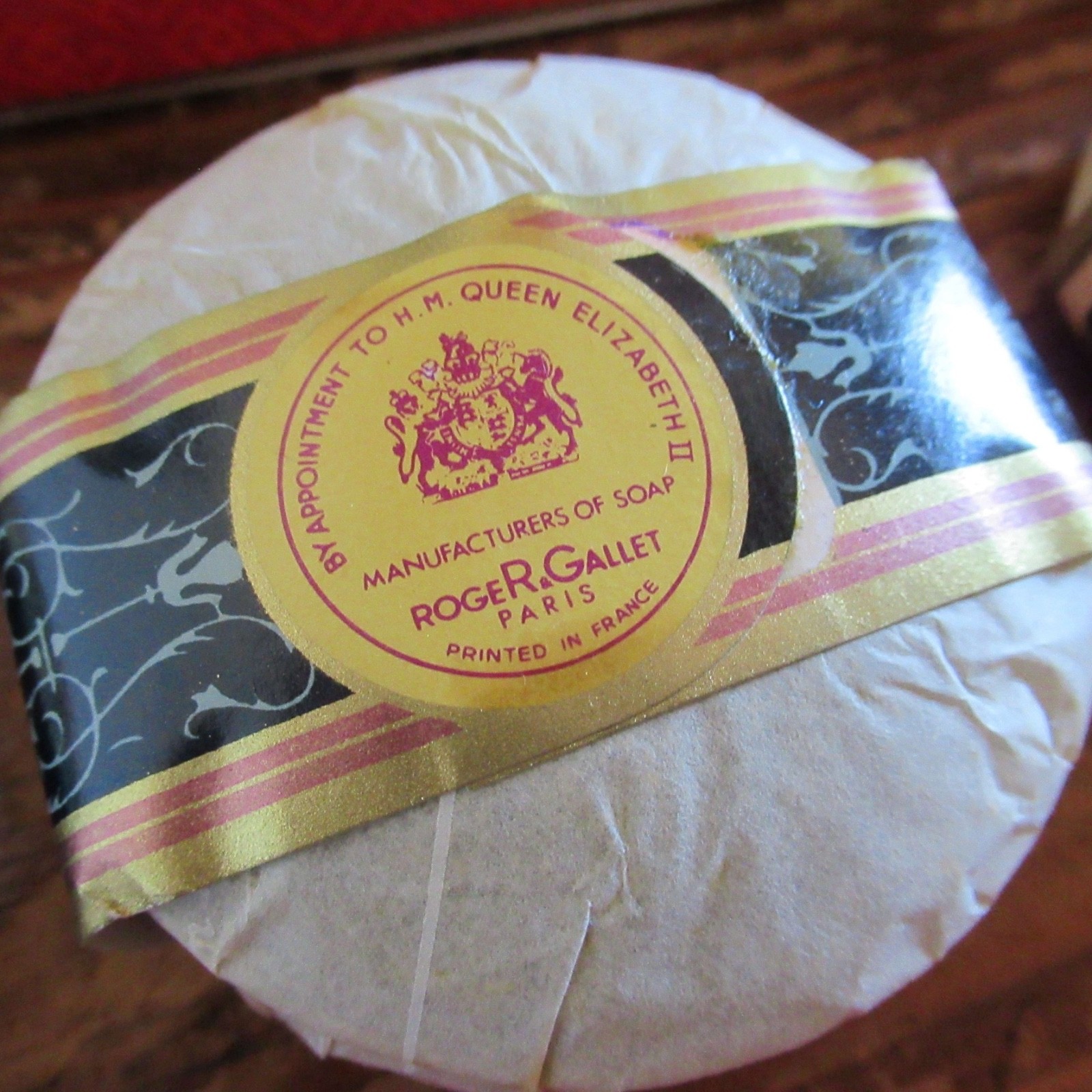 Vintage Soaps Roger Gallet Paris Savons Parfumés 3 oz Assorted Set of 5 with Box