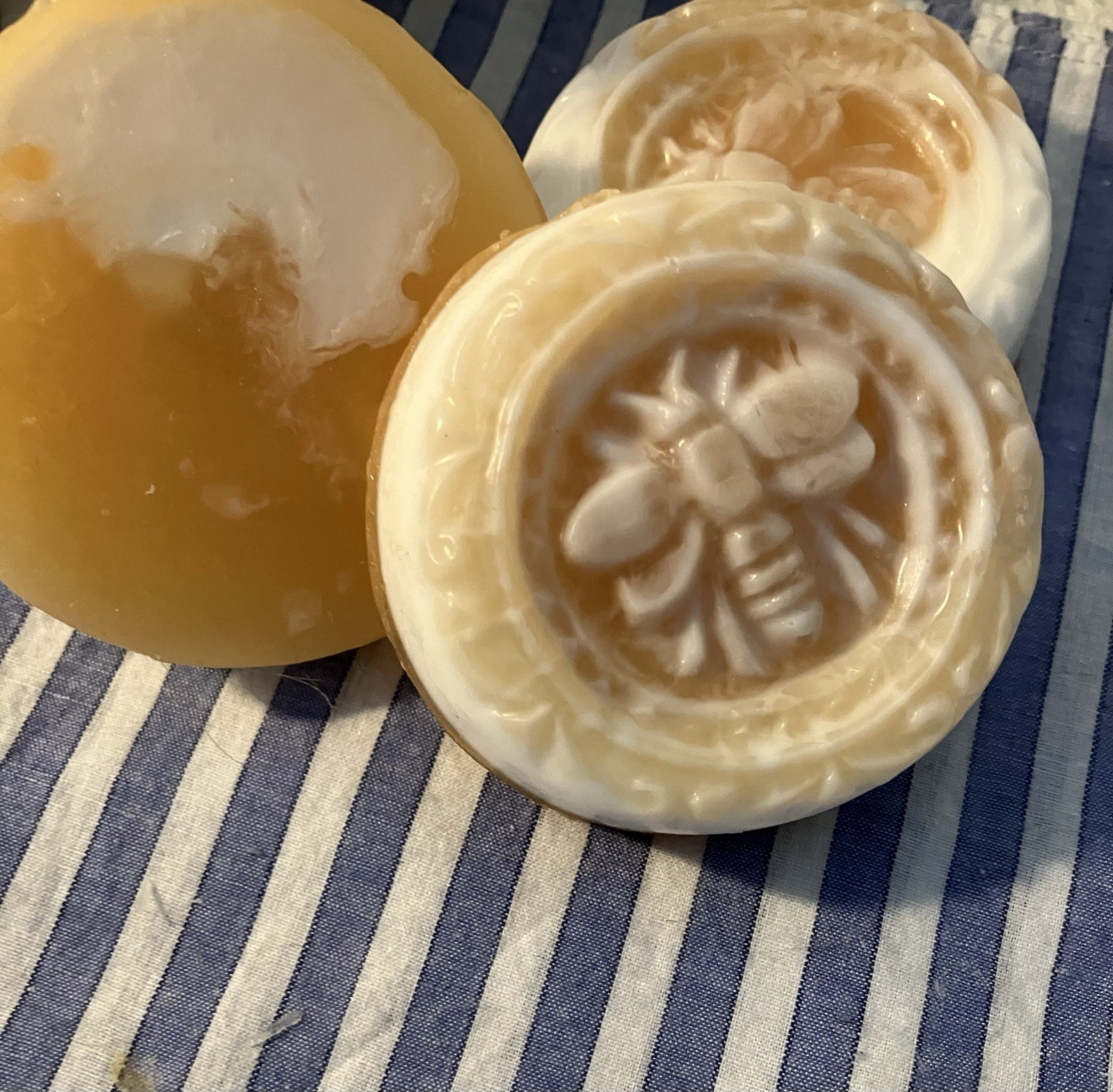 Handmade PEACH HONEY -2oz Glycerin & Goatmilk~Organic and Natural Oils Soap