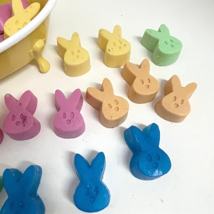 Whimsical Drinking Frog Soap Dish Planter with 20 Handcrafted Bunny Soaps