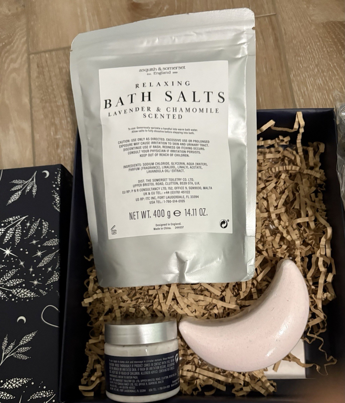 ASQUITH & SOMERSET LAVENDER & CHAMOMILE BATH SALTS, BODY SCRUB, LUXURY GIFT SET