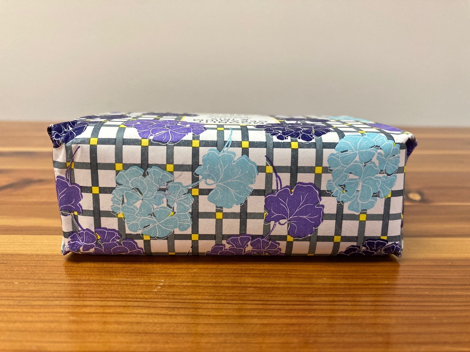 NEW BEEKMAN 1802 Moonlit Geranium & Iris 9 Oz. Goat Milk Bar Soap