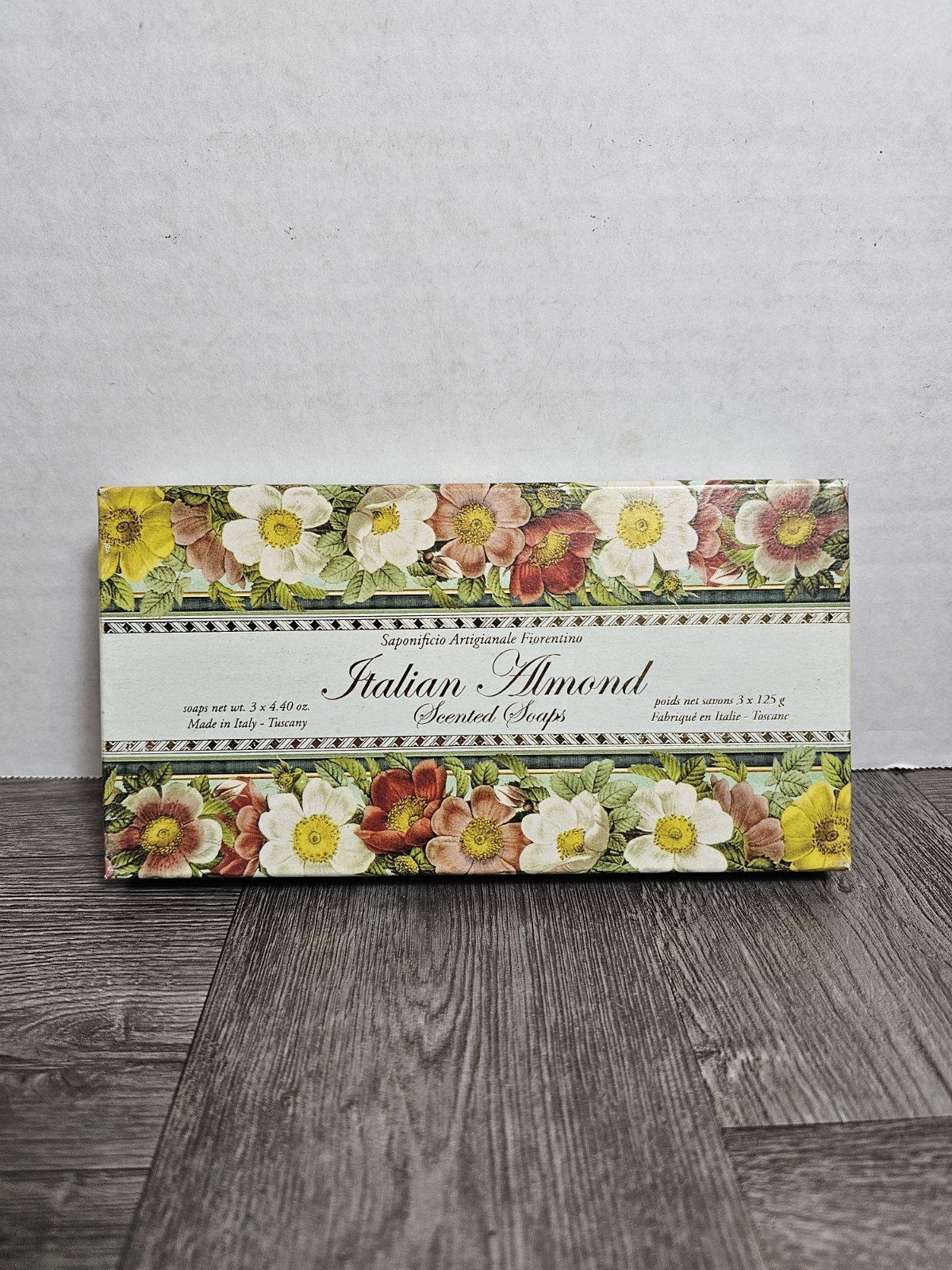 Saponificio Artigianale Scented 3 Soaps x 125g Each Italy Sealed Box Almond