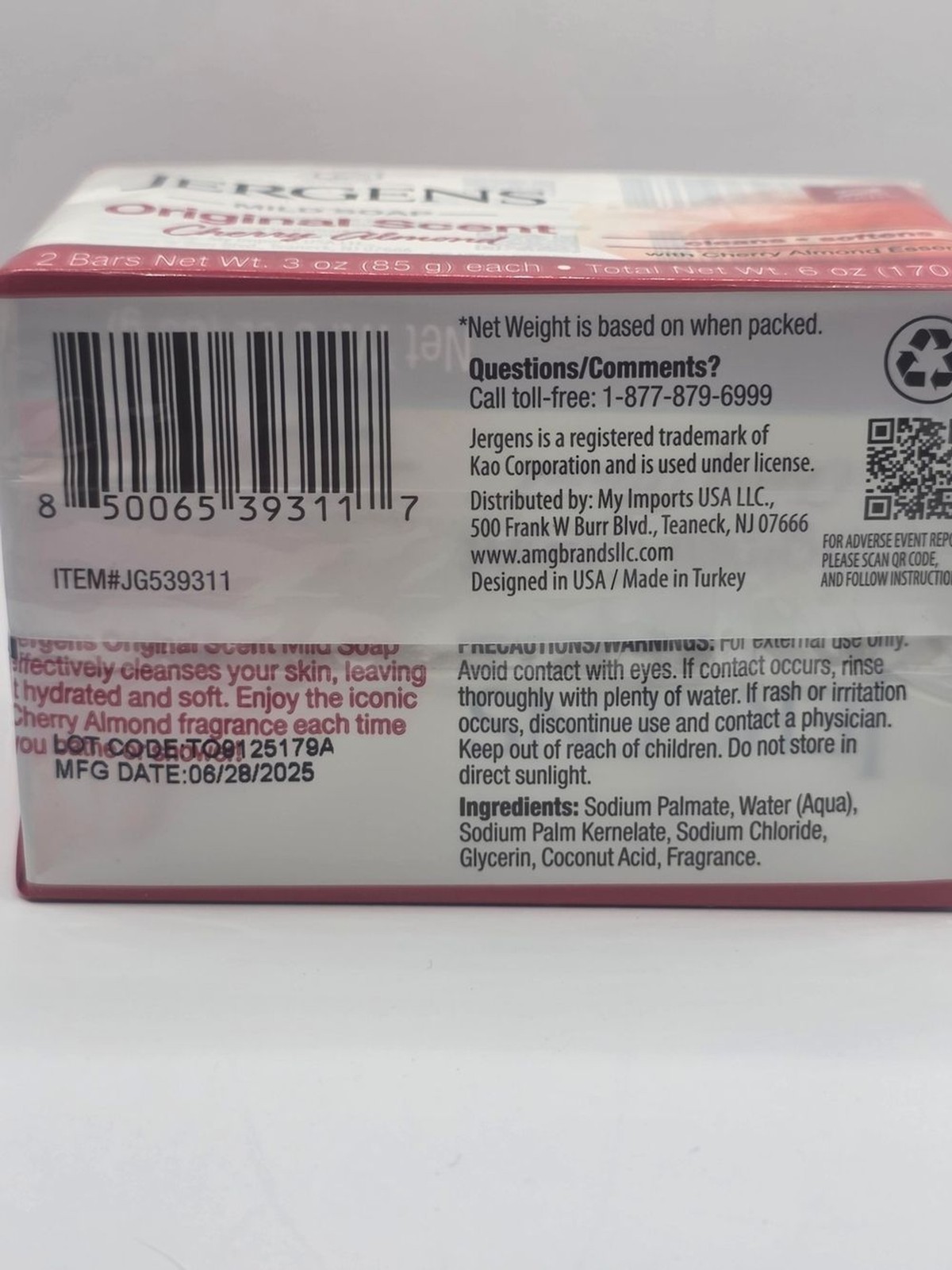 Jergens Moisturizing Hand Wash & 2 Bar Soap Original Scent Cherry Almond