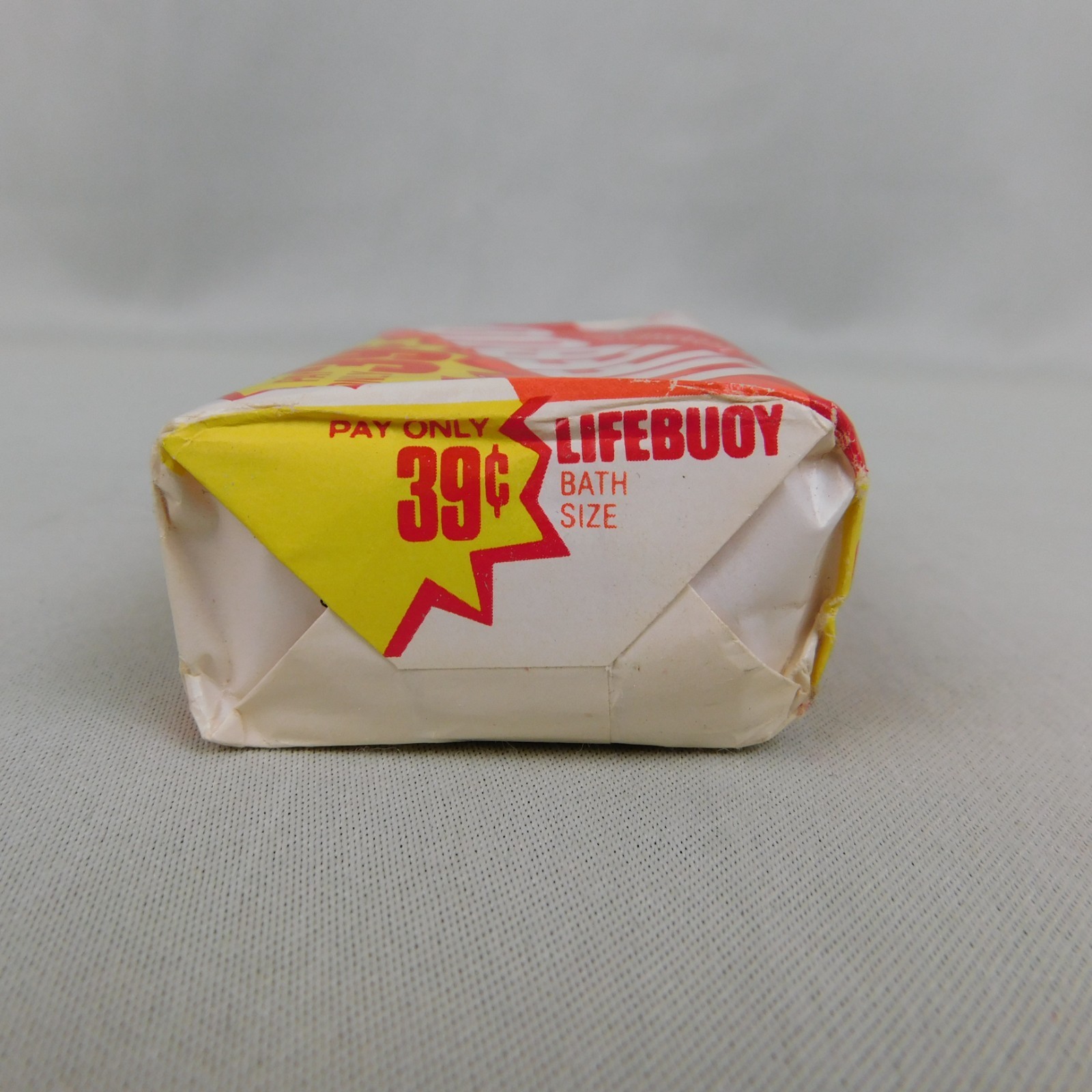Vintage NOS Lifebuoy Coral Deodorant Soap 4.75oz Bath Size #A312