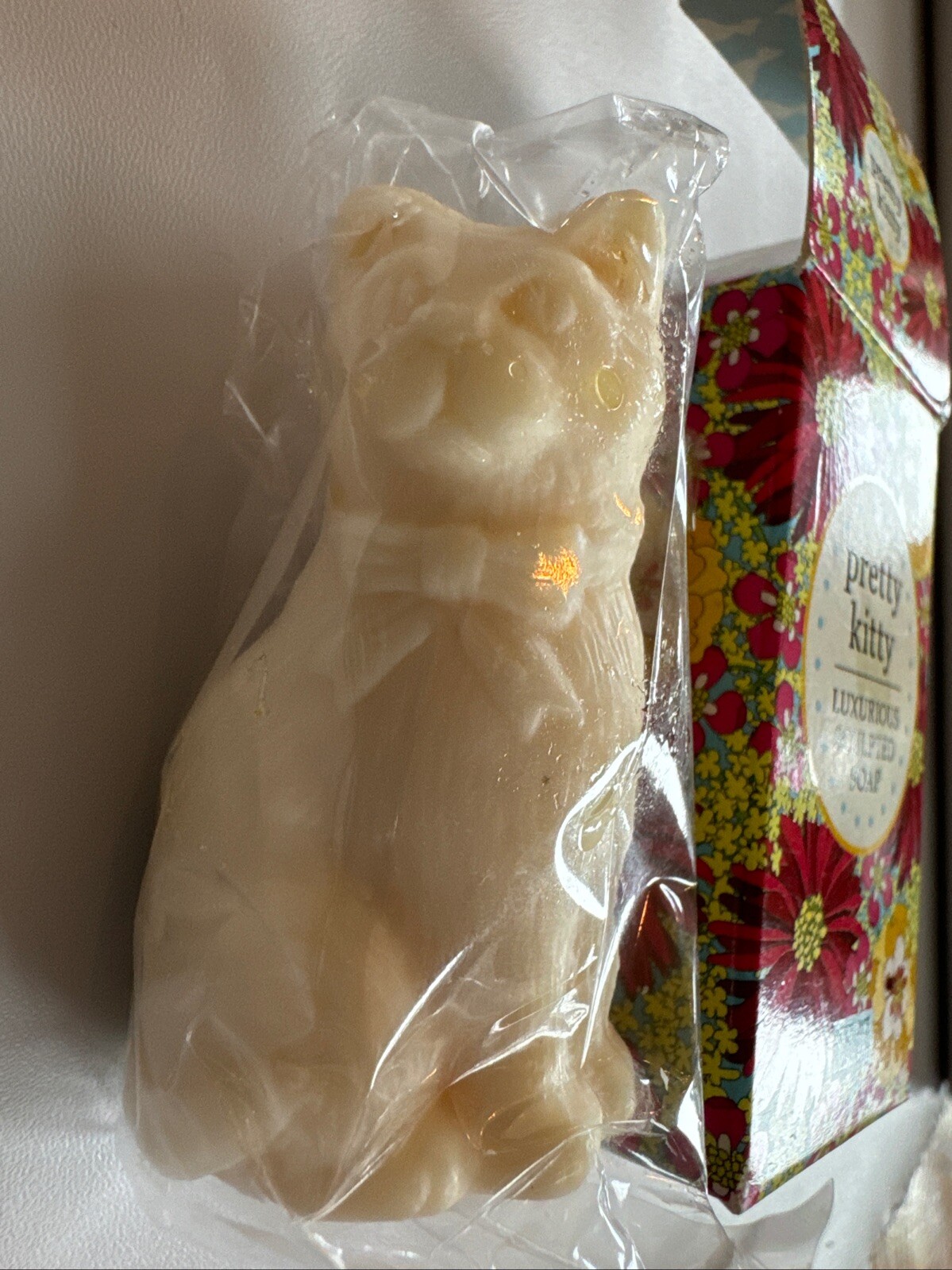pretty kitty Luxurious Sculpted Soap NIB Urban Outfitter Rare