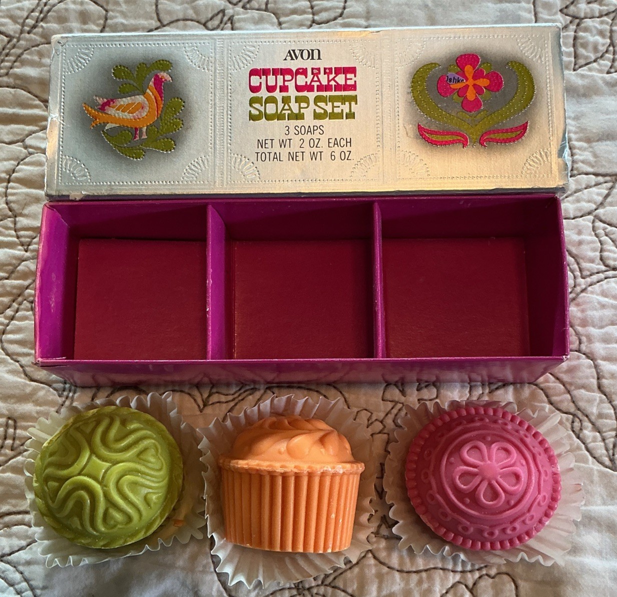 Avon Cupcake Soap Set Vintage 3 Bar Soap Gift Box Floral Bird 6 oz