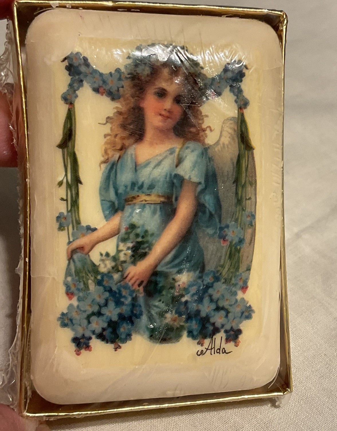 Alda’s Forever Soap Vintage French Milled Private Collection 3oz Vintage Angel