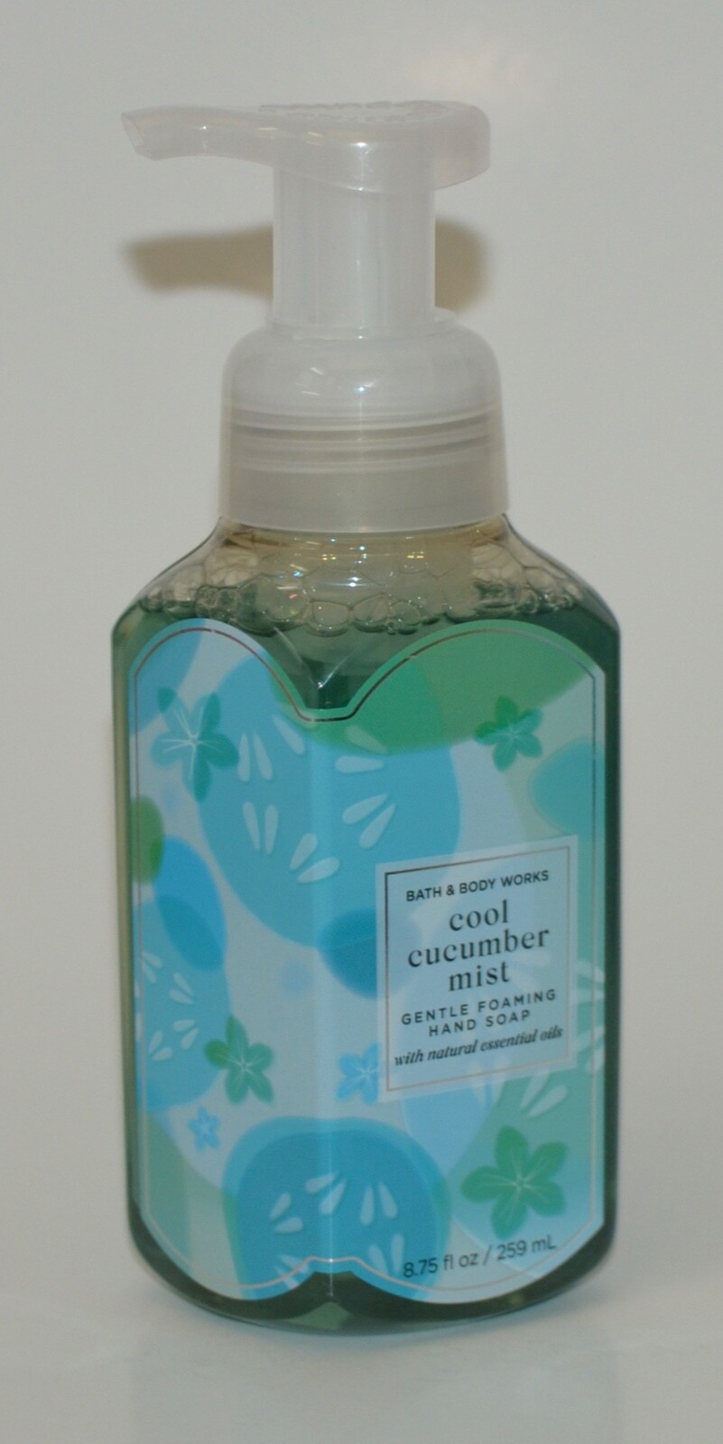 1 NEW BATH & BODY WORKS COOL CUCUMBER MIST GENTLE FOAMING HAND SOAP WASH 8.75 OZ