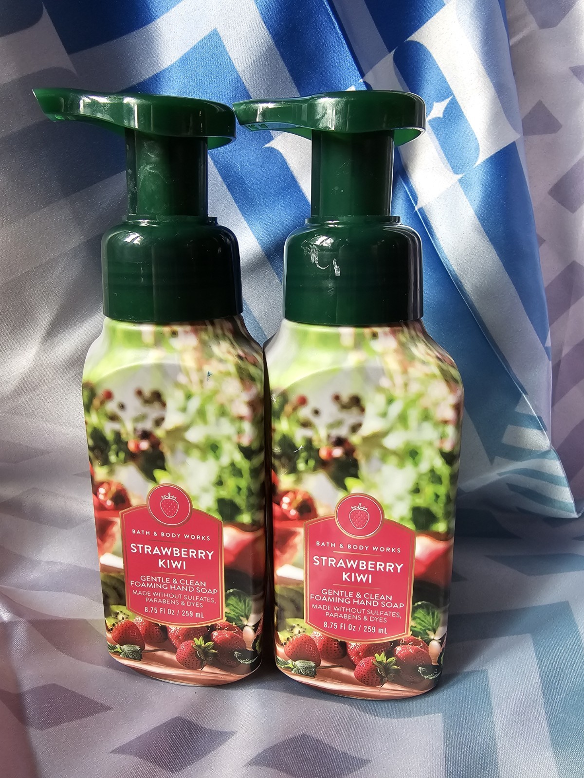 2 Bath & Body Works STRAWBERRY KIWI Gentle & Clean Foaming Hand Soap, 8.75 OZ