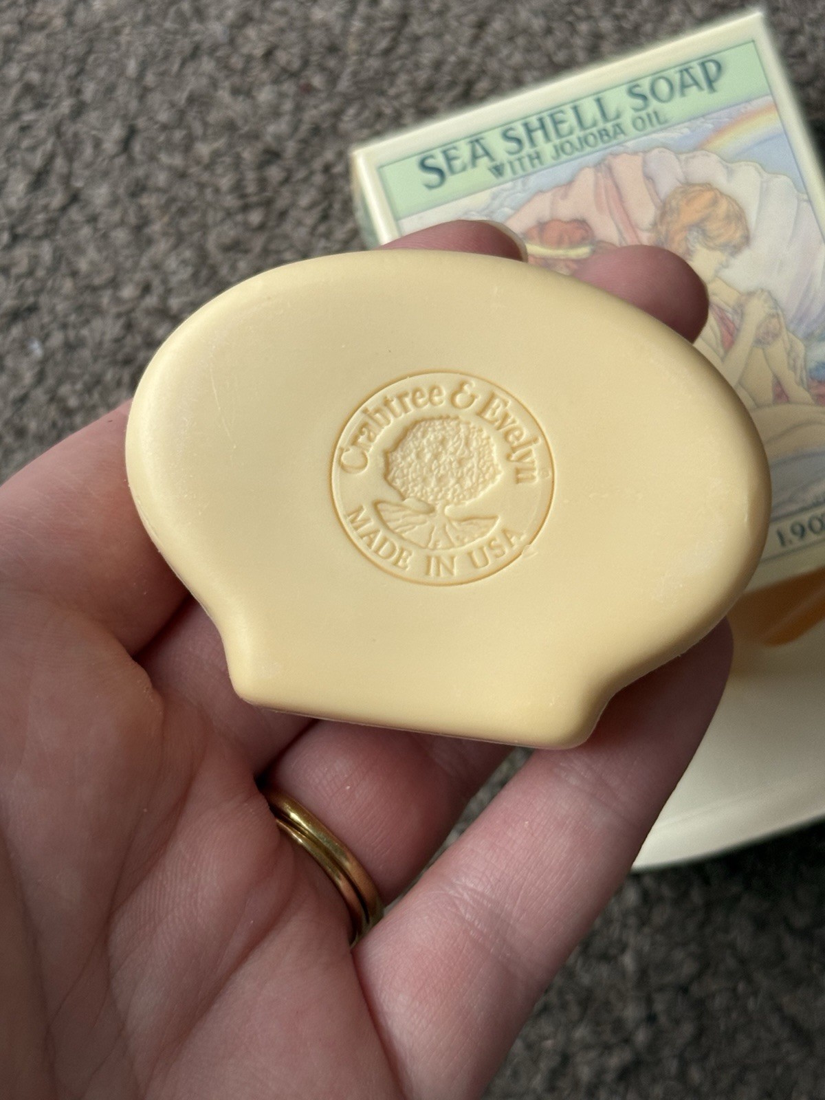 CRABTREE & EVELYN 1978 Sea Shell Soap With Jojoba Oil 54g / 1.9oz Vintage