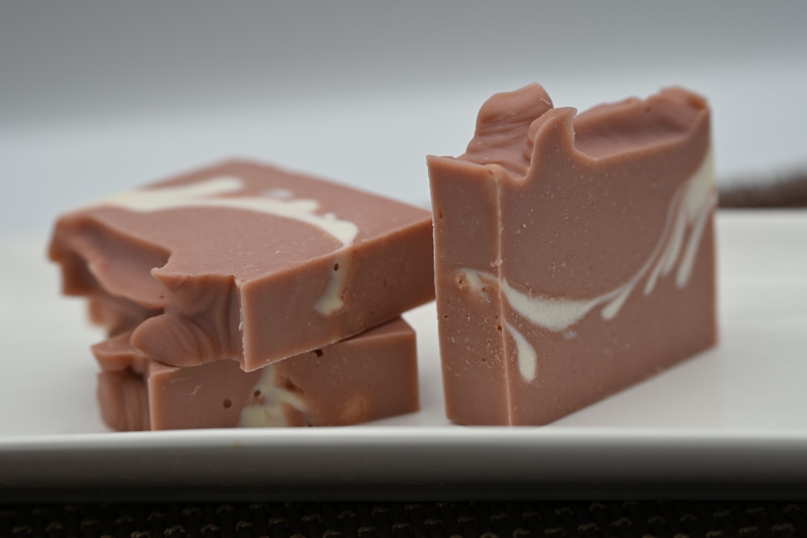 Le Luxe Lather, Luxury Artisan Soap, “Rebekah”.. Sweet Pea scented..
