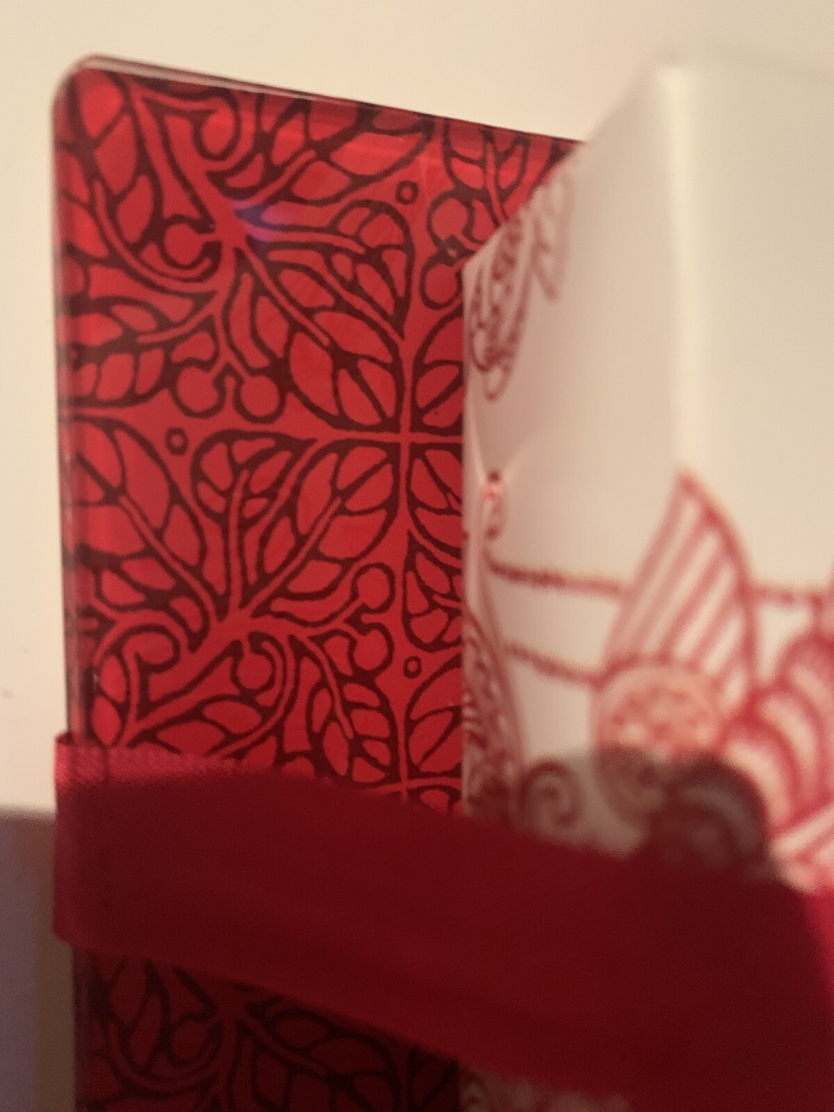 Mudlark Handcrafted Classic Almond 6.6 oz Soap Bar & Red Glass Dish