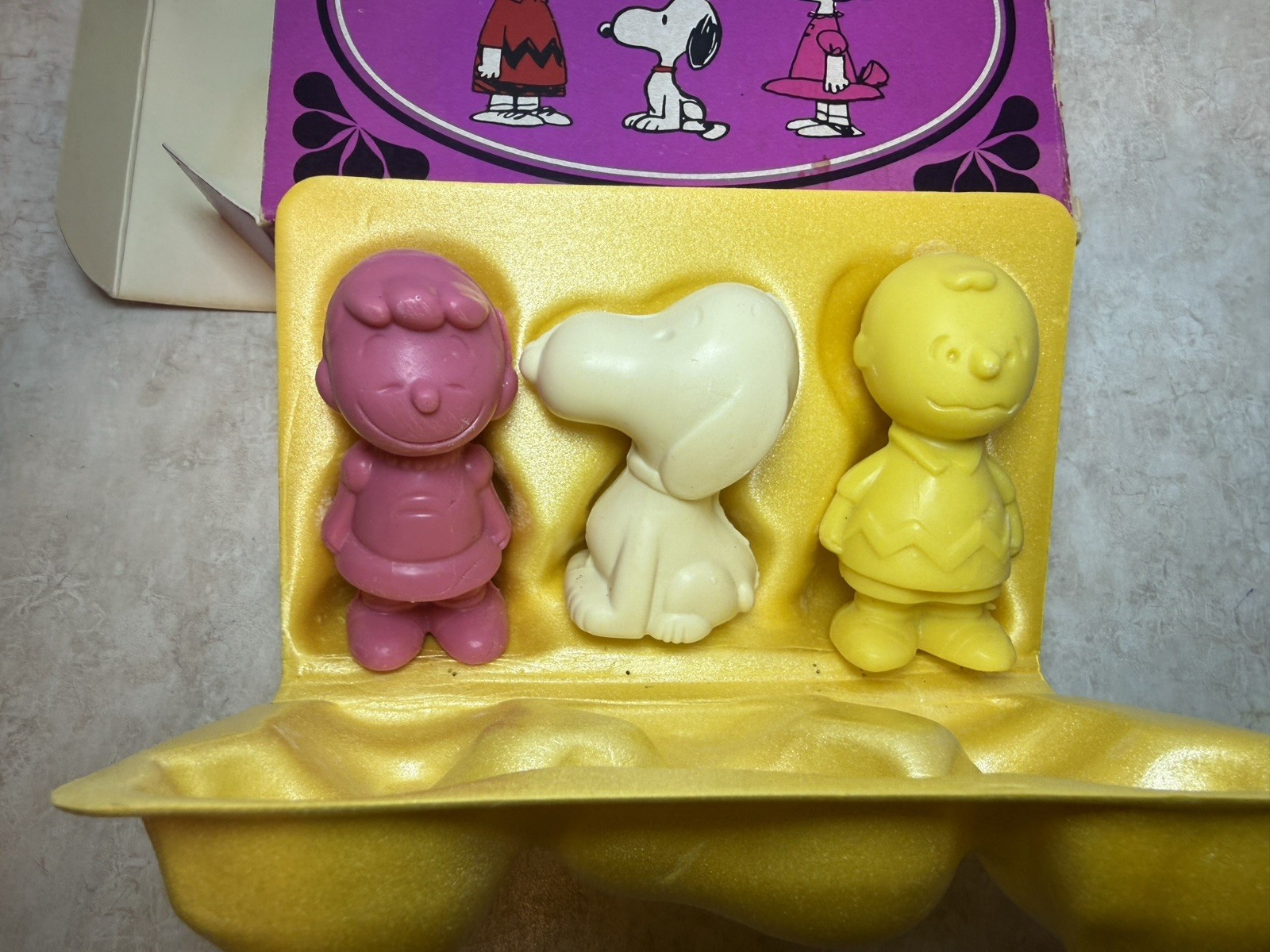 VINTAGE 1970’s AVON Peanuts Gang – Charlie Brown Lucy Snoopy Soap Trio NOB