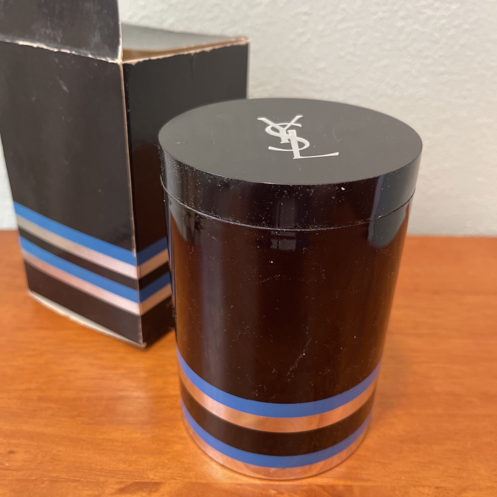YVES SAINT LAURENT RIVE GAUCHE 4OZ X 2 VINTAGE SOAPS WITH BOX) – One Missing