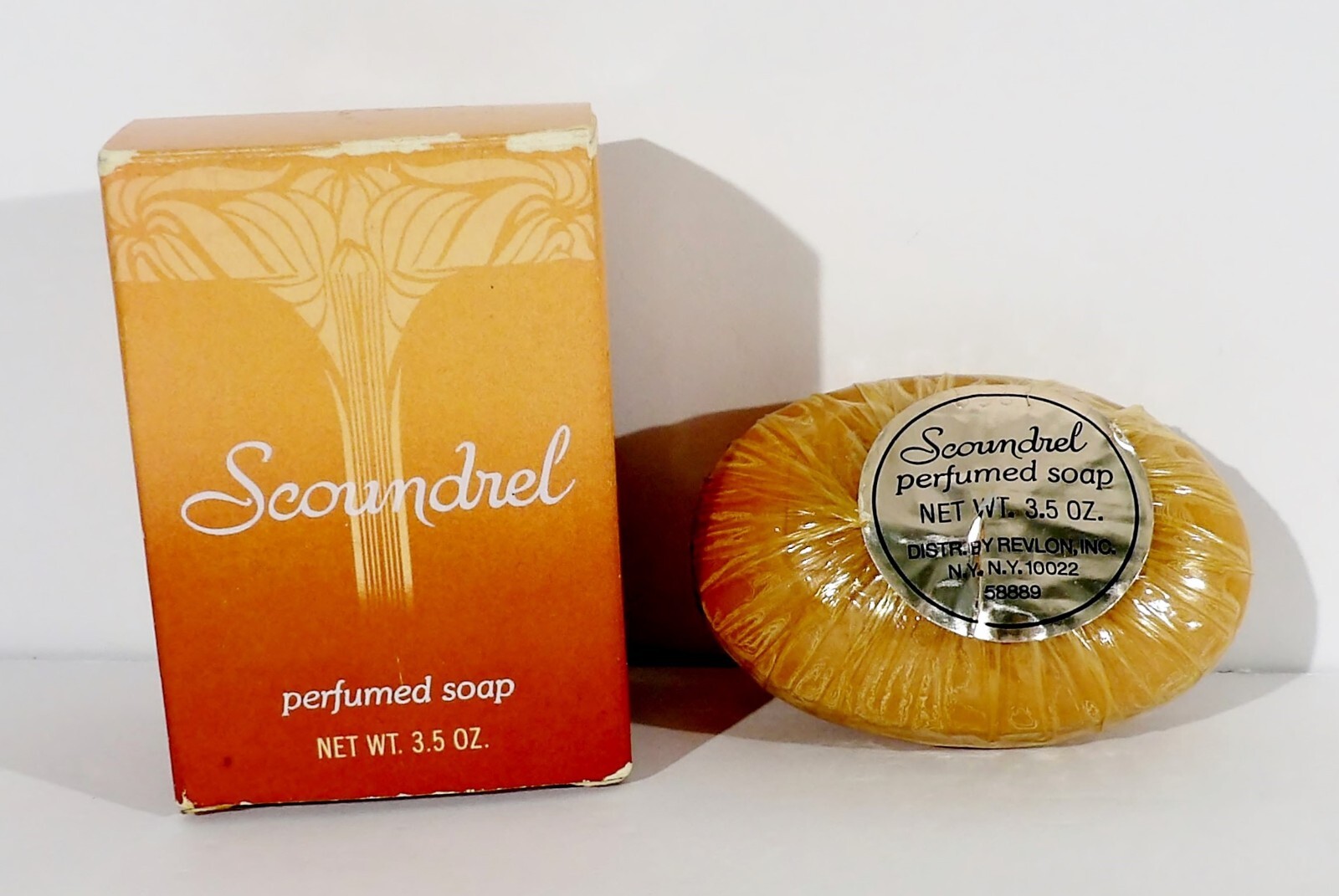 Vintage Revlon SCOUNDREL PERFUMED BAR SOAP 3.5 oz