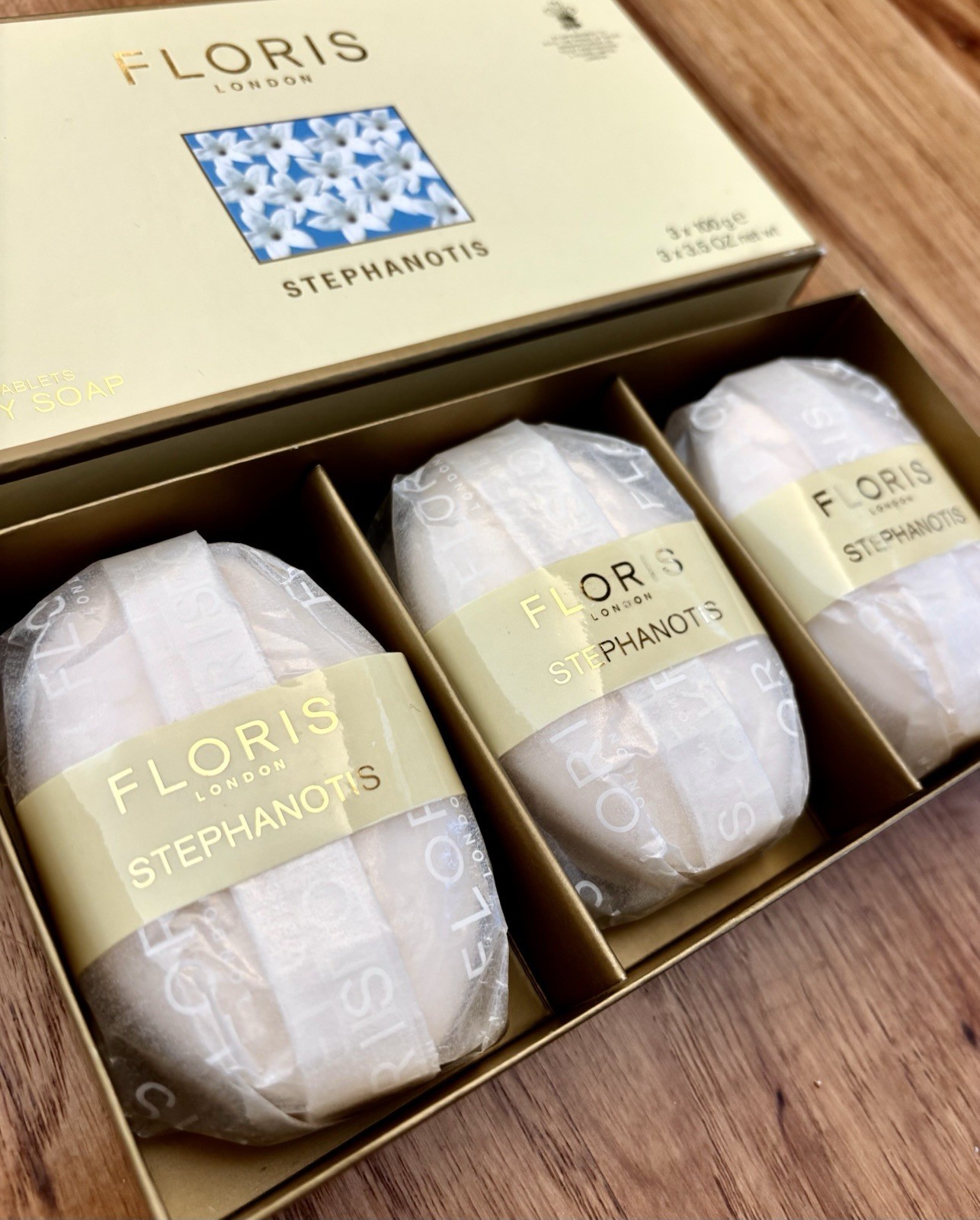 FLORIS London Stephanotis Boxed 3 Luxury Bars of Soap 3.5 oz NIB