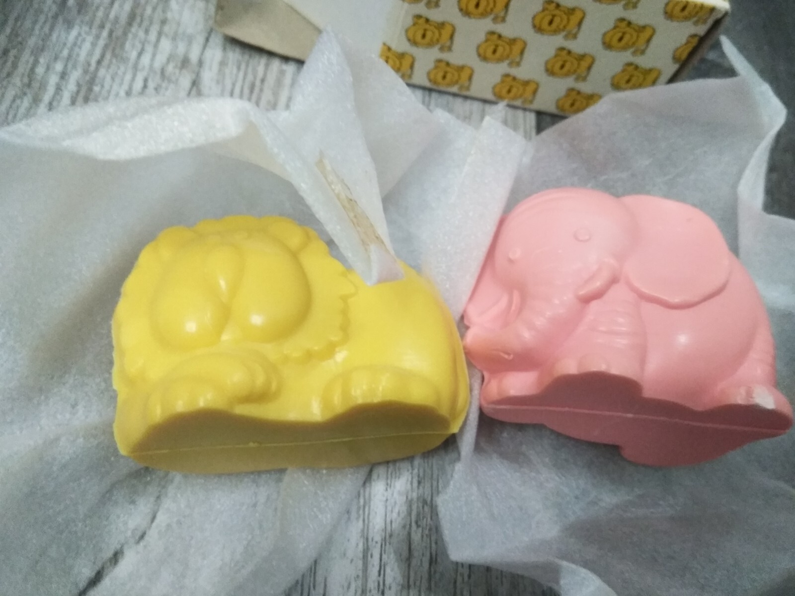 VTG. Provender animal beauty Soap 2.75 oz EA (2PK) ELEPHANT & LION (NIB) JAPAN