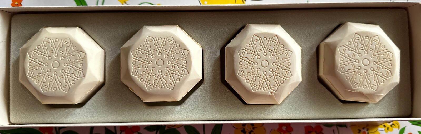 Vintage Amway Gift Guest Soaps Winter Dreams 4 Bars 2.75 oz each