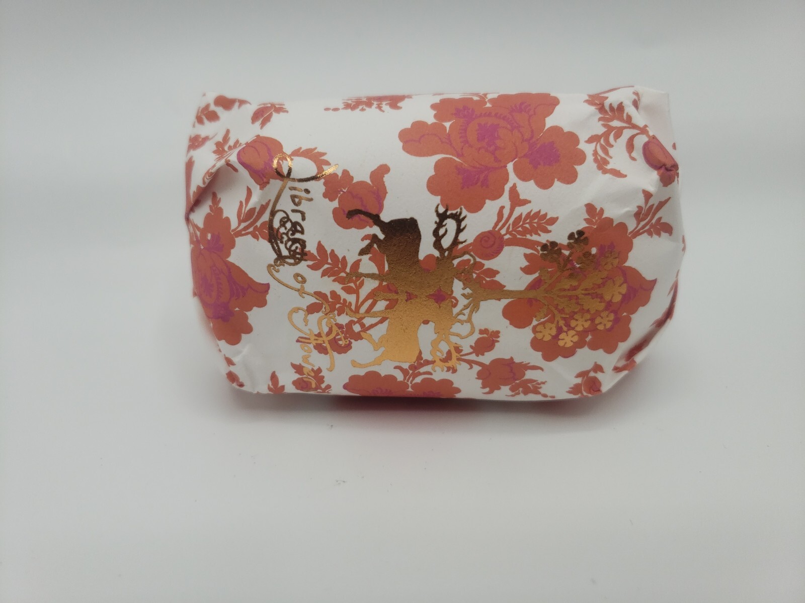 LIBRARY OF FLOWERS – Field & Flowers Shea Butter Bar Soap (5 oz | 141 g)